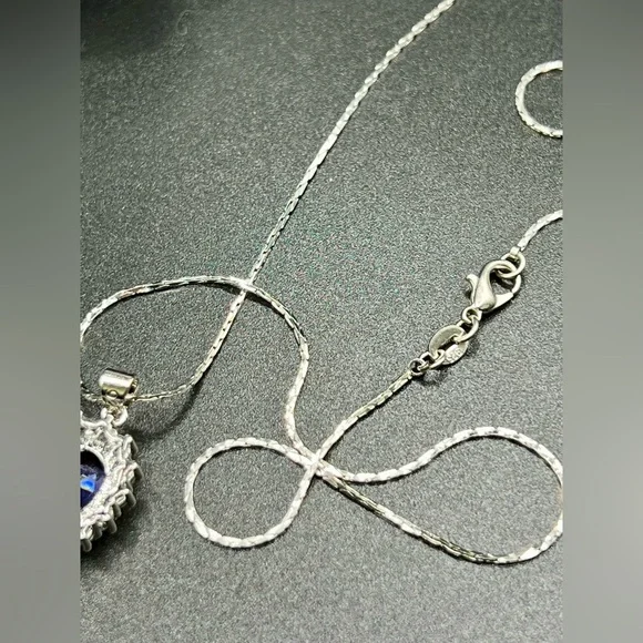 NIB S925 Stamped Silver Amethyst and Zircon Oval Pendant Necklace - Picture 13 of 14